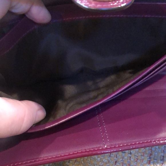 COACH Legacy Signature Slim Turn Lock Crossbody Ready Trifold Wallet Violet Trim - Picture 12 of 17